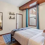 Renovated Ranch Style 6Br 4Ba Duplex Beach House