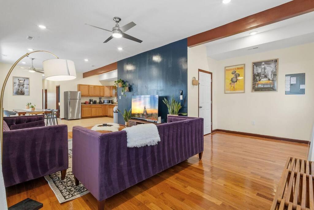 Renovated Ranch Style 6br 4ba Duplex House