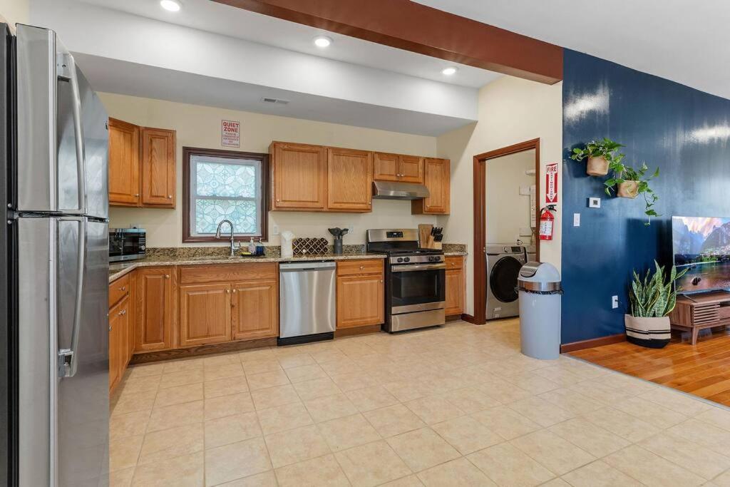 Renovated Ranch Style 6br 4ba Duplex House Holiday home Atlantic City