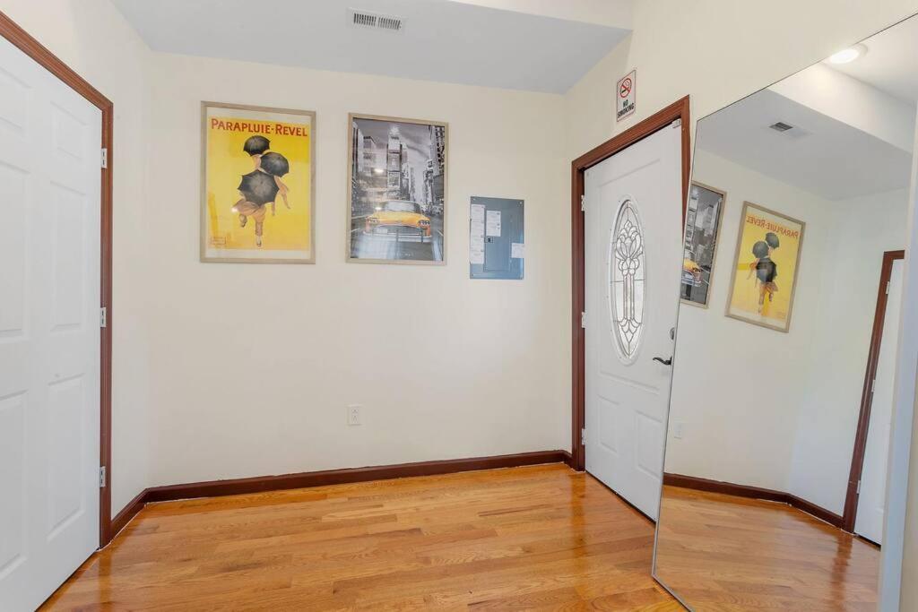 Renovated Ranch Style 6br 4ba Duplex House