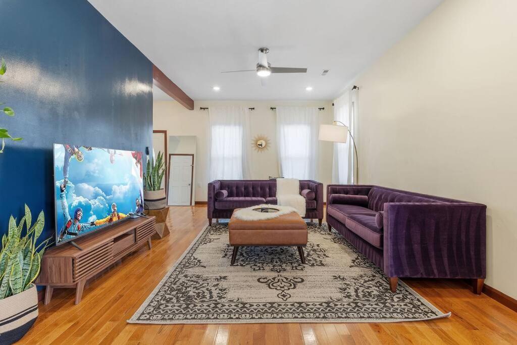 Renovated Ranch Style 6br 4ba Duplex House Holiday home